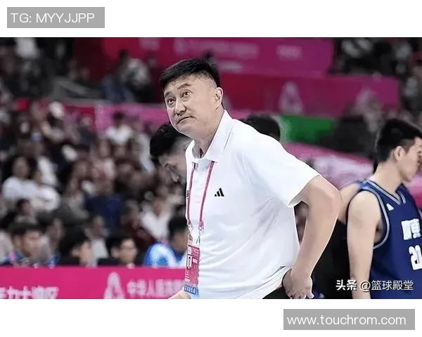 杜锋在G1重用两名废将却舍弃两名防守悍将需深思用人策略