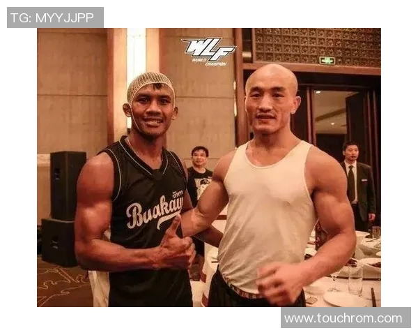 播求与袓的巅峰对决谁能在擂台上笑到最后揭开搏击传奇新篇章